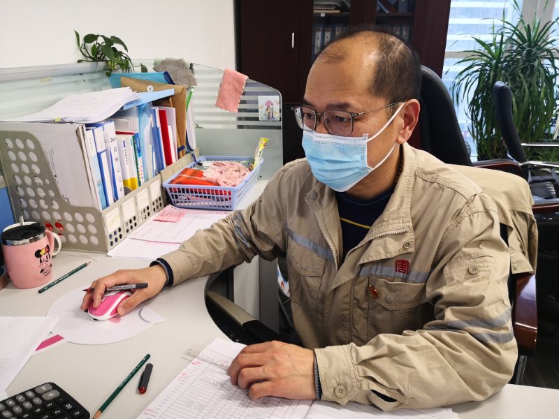 王兆猛的“日?！薄洿筇粕綎|清潔能源開發(fā)有限公司人力資源部負責人王兆猛
