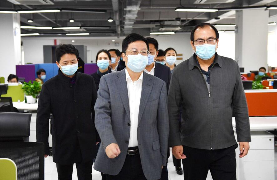 湖南省委常委、長(zhǎng)沙市委書(shū)記胡衡華到大唐先一科技公司調(diào)研