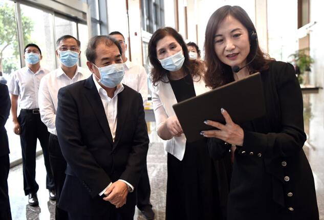 南方電網公司董事長、黨組書記孟振平調研鼎和保險公司