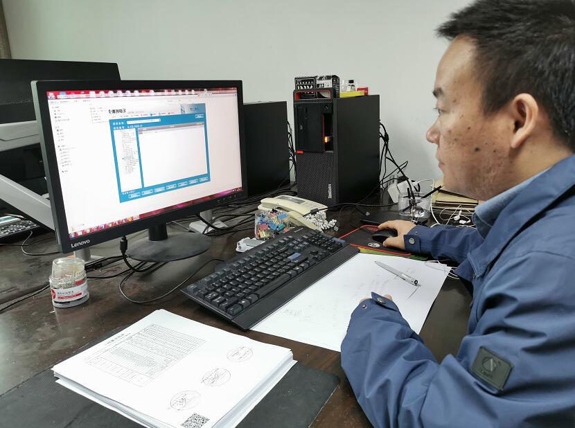 “穿搭”二維碼，浙江慈溪市供電公司工程檔案數(shù)字化，讓資料“動”起來