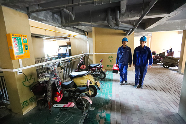 “小電驢”充電更安全了！寧?？h24393個充電接口完成升級改造