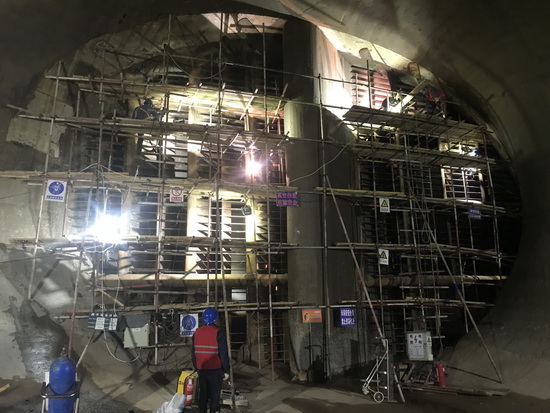 國網(wǎng)劉家峽水電廠7、8號機組進水口攔污柵補焊打磨修復(fù)順利完成