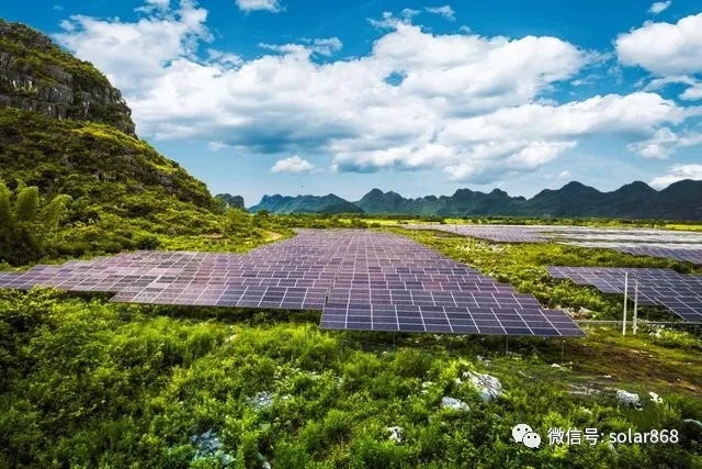 南方電網(wǎng)公司發(fā)布服務(wù)碳達(dá)峰、碳中和工作方案，提出5個(gè)方面21項(xiàng)重點(diǎn)舉措，構(gòu)建以新能源為主體的新型電力系統(tǒng)