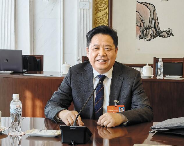 加快能源技術(shù)創(chuàng)新 促進成果轉(zhuǎn)化——訪全國人大代表、中國科學(xué)院寧波材料技術(shù)與工程研究所所長黃政仁