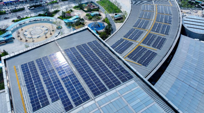 1.2MW！山東商業(yè)綜合體屋頂光伏發(fā)電項目并網(wǎng)發(fā)電