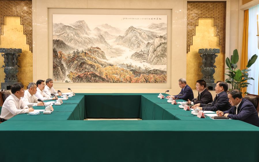 雷鳴山、韓君拜會(huì)湖北省委書記王蒙徽、省長(zhǎng)王忠林
