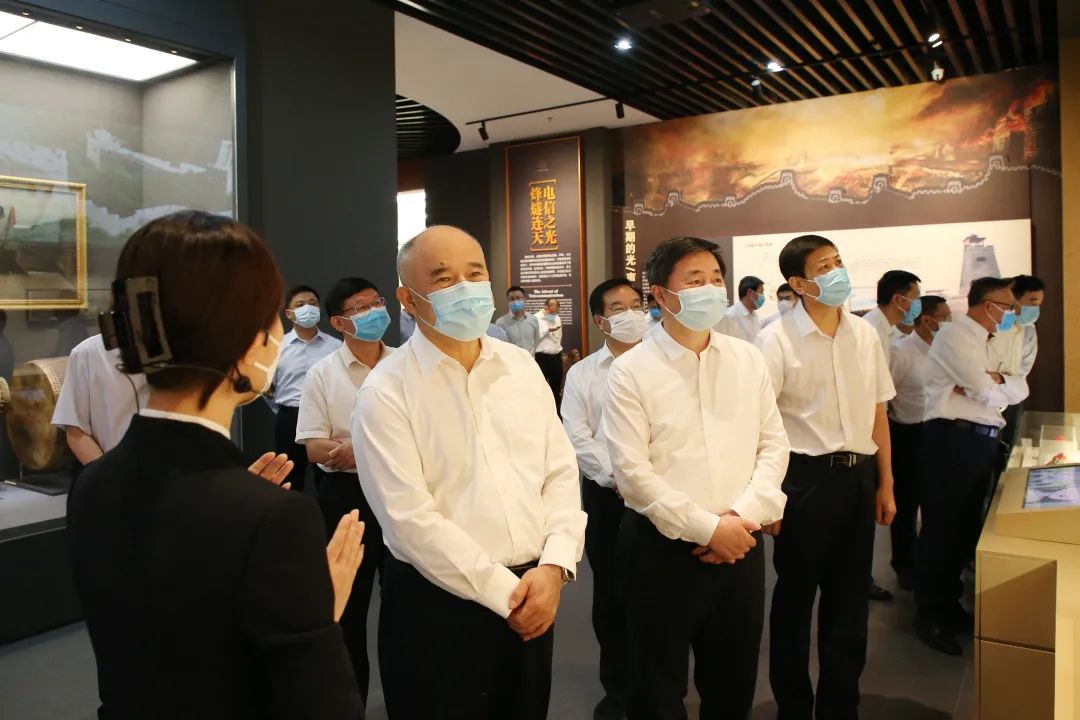 周國平會見中國電信集團黨組書記、董事長柯瑞文