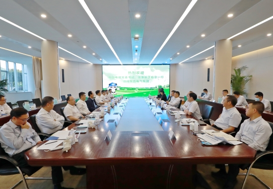 丁焰章與東方電氣黨組書記、董事長(zhǎng)俞培根會(huì)談并見(jiàn)證雙方簽署戰(zhàn)略合作協(xié)議
