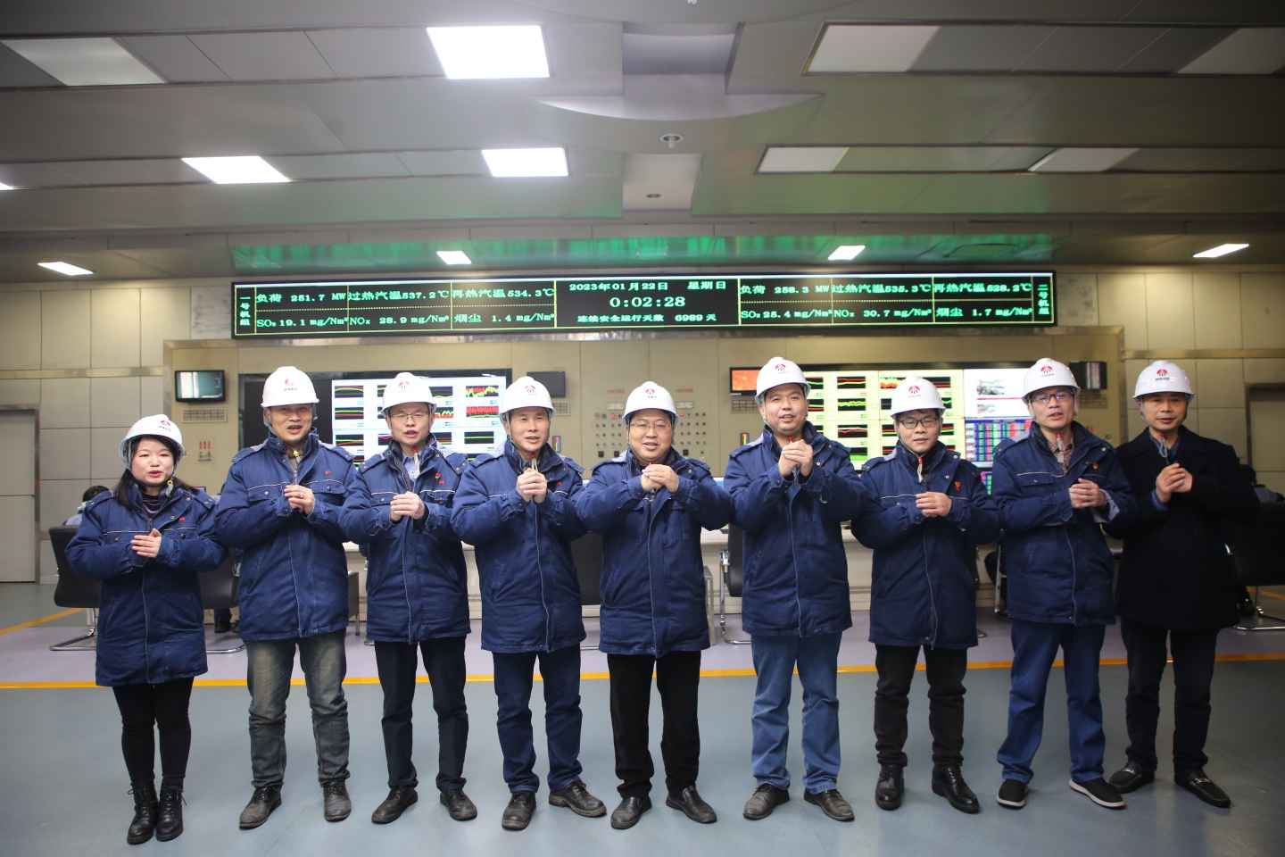 陜煤石電除夕慰問送溫暖，崗位堅守幸?！巴谩保╰oo）