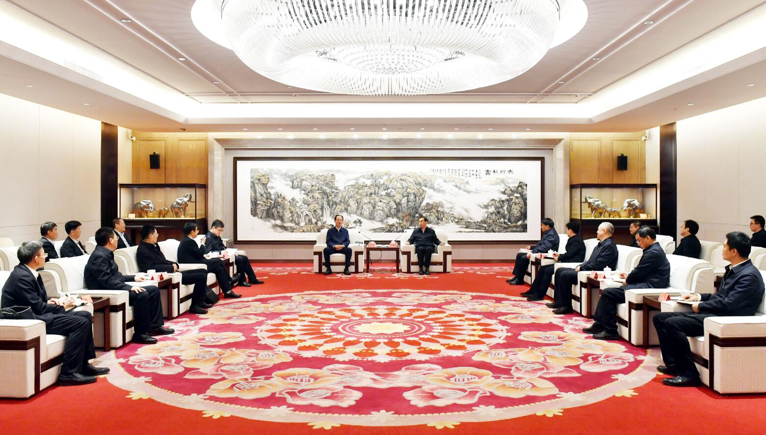中國電建黨委書記、董事長丁焰章與河北省委常委、石家莊市委書記張超超會談