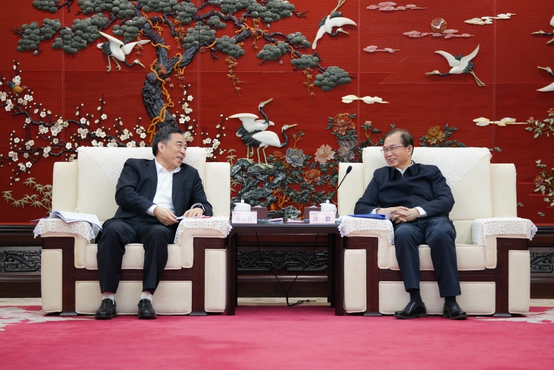 中國(guó)能建黨委書記、董事長(zhǎng)宋海良與中國(guó)華電黨組書記、董事長(zhǎng)江毅會(huì)談