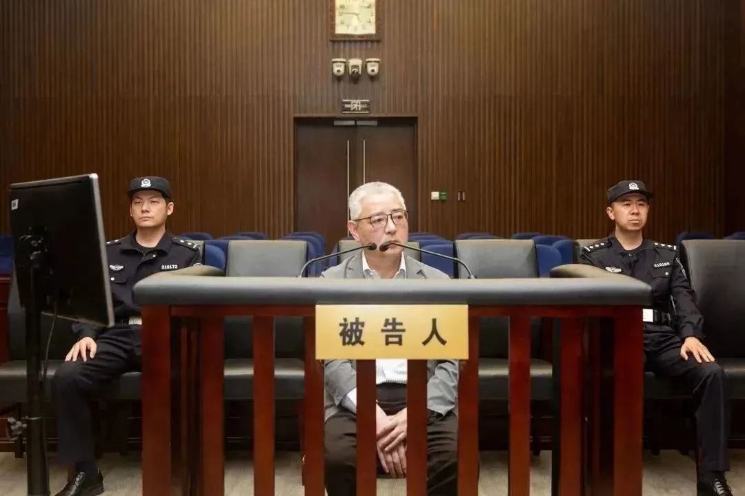 被控受賄1.56億，原上海電氣集團(tuán)股份有限公司總裁、董事長(zhǎng)鄭建華受審