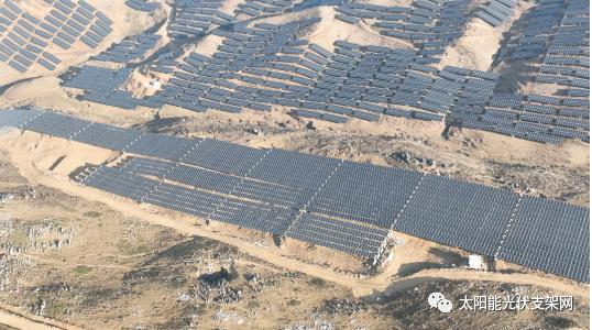 安泰科柔性太陽能光伏支架助力全國海拔最高、坡度最大光伏項目