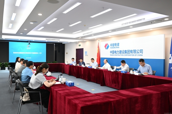 中國(guó)電建黨委常委、副總經(jīng)理徐鵬程與漳龍集團(tuán)黨委書(shū)記、董事長(zhǎng)吳子毅會(huì)談