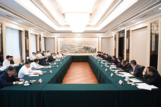 華能集團溫樞剛、鄧建玲拜會遼寧省委書記郝鵬