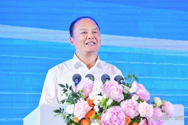全國(guó)工商聯(lián)副主席，通威集團(tuán)董事局主席劉漢元：加快建設(shè)可再生能源 構(gòu)建川渝清潔能源一體化