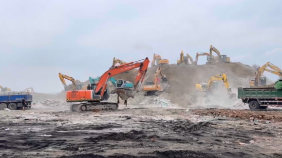 【防汛救災 央企行動】爭分奪秒加固堤壩，中建集團馳援天津防汛抗洪一線
