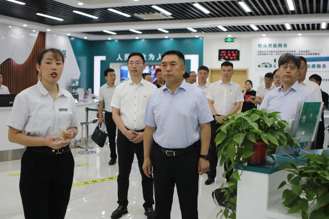 香河縣委書記梁寶杰、縣長李海濱調(diào)研國網(wǎng)香河縣供電公司重點工作