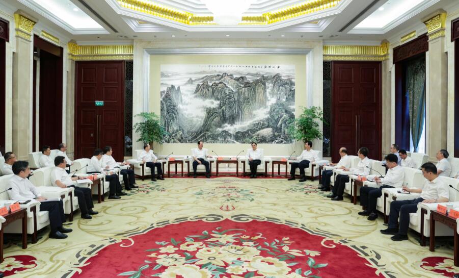中國電建黨委書記、董事長丁焰章拜會貴州省委書記徐麟、省長李炳軍