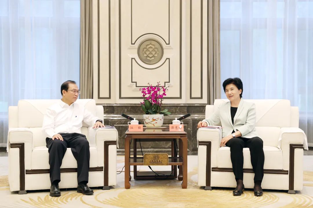 華電集團(tuán)黨組書記、董事長江毅拜會(huì)黑龍江省委副書記、省長梁惠玲
