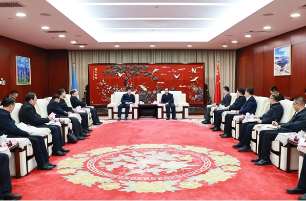 江毅會見內(nèi)蒙古自治區(qū)黨委常委、常務(wù)副主席黃志強