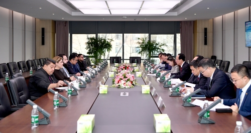中國電建黨委書記、董事長丁焰章同洪都拉斯國會主席雷東多舉行會談