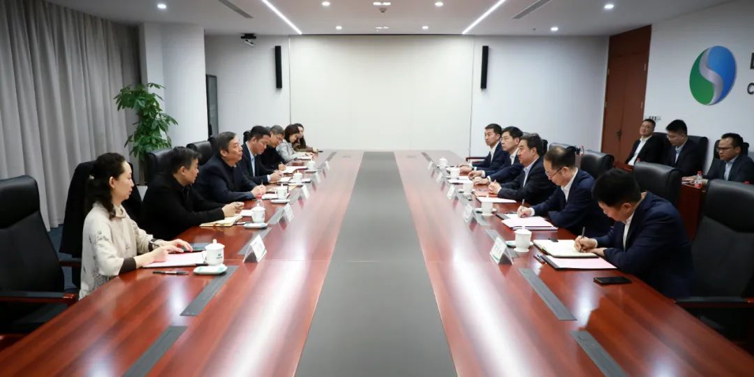 中國電氣裝備黨委書記、董事長白忠泉會見上海市經濟和信息化委員會副主任戎之勤