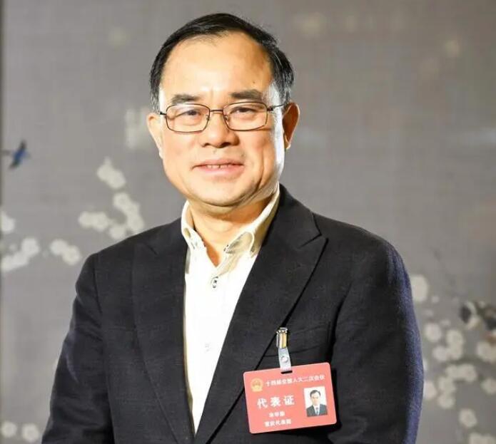 【兩會好聲音】全國人大代表、長安汽車董事長朱華榮：強化市場調(diào)節(jié)手段，進一步改善汽車消費環(huán)境