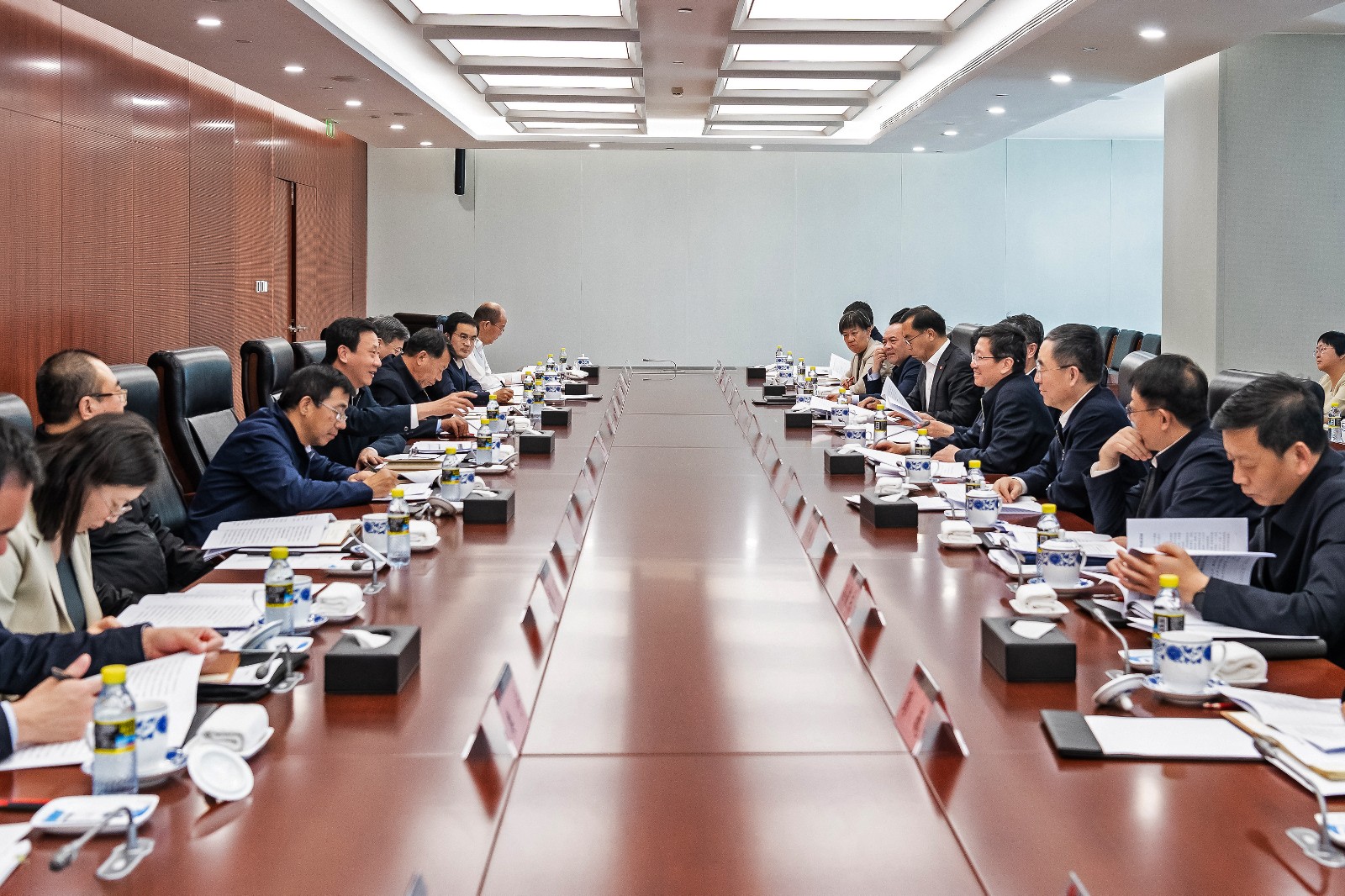 國(guó)家能源局黨組成員、副局長(zhǎng)任京東一行到國(guó)家能源集團(tuán)調(diào)研