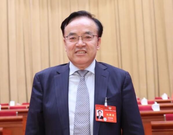 全國(guó)政協(xié)常委張來(lái)斌：系統(tǒng)思維引領(lǐng)能源轉(zhuǎn)型與安全，確?！半p碳”目標(biāo)順利實(shí)現(xiàn)
