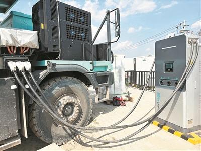 “1分鐘30度”，新能源重卡充電提速