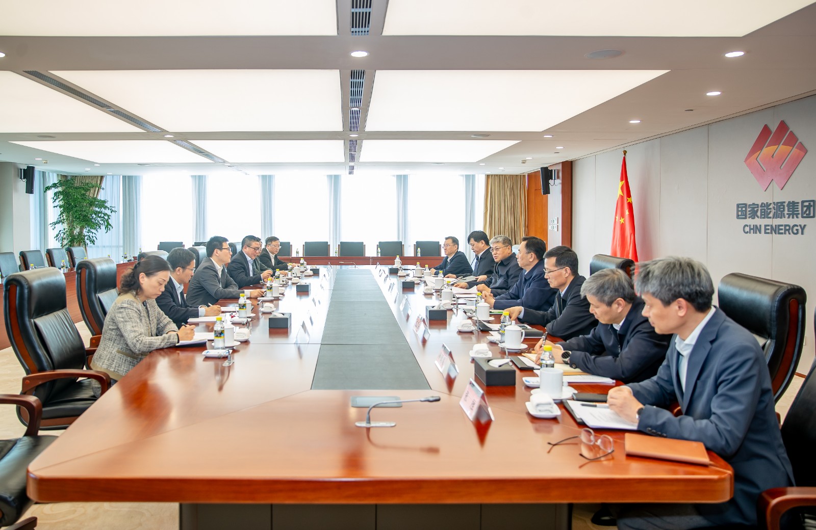 國家能源集團(tuán)黨組書記、董事長(zhǎng)劉國躍會(huì)見上海電氣集團(tuán)黨委書記、董事長(zhǎng)吳磊