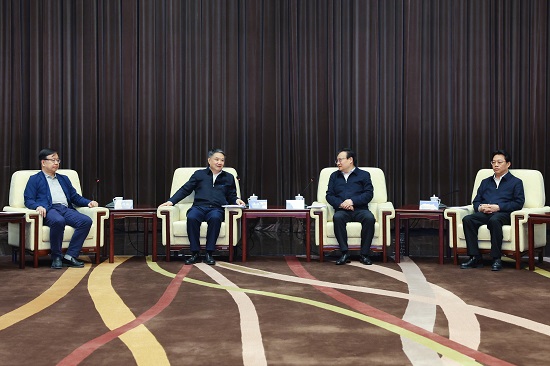 華能集團(tuán)董事長(zhǎng)溫樞剛、總經(jīng)理鄧建玲會(huì)見(jiàn)寧夏回族自治區(qū)黨委書(shū)記梁言順主席張雨浦