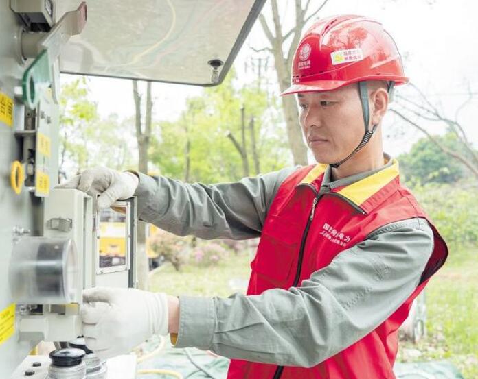 賀彪：星城萬家燈火，“帶電護衛(wèi)”用心守候