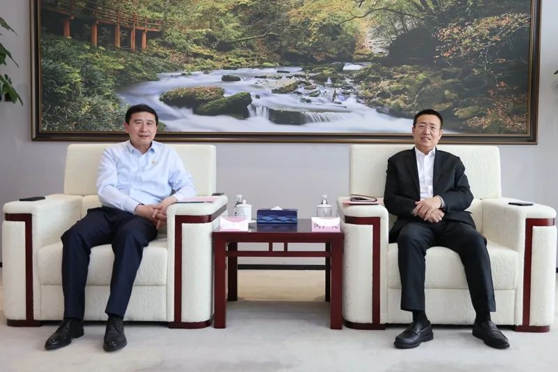 陜煤集團(tuán)黨委書記、董事長張文琪會見中鐵十八局集團(tuán)黨委書記、董事長閆廣天一行