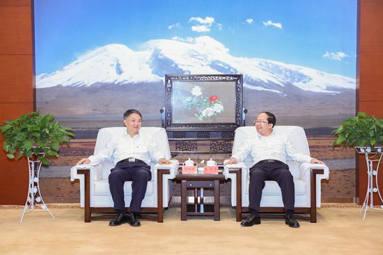 華能集團有限公司黨組書記、董事長溫樞剛拜會克州黨委書記王學東