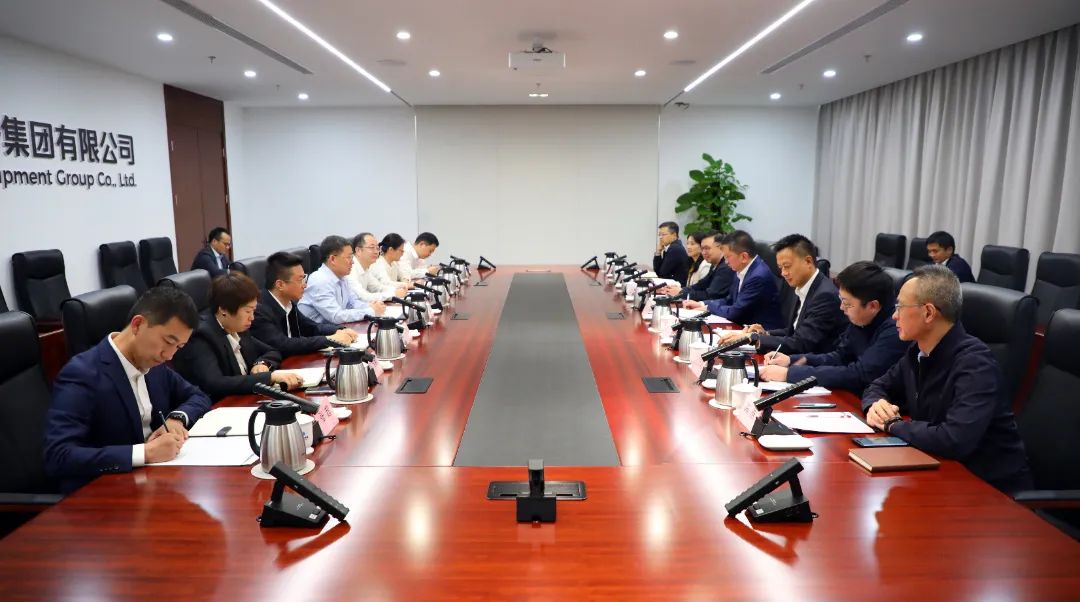 中國電氣裝備黨委書記、董事長李洪鳳會(huì)見上海市國資委黨委書記、主任賀青