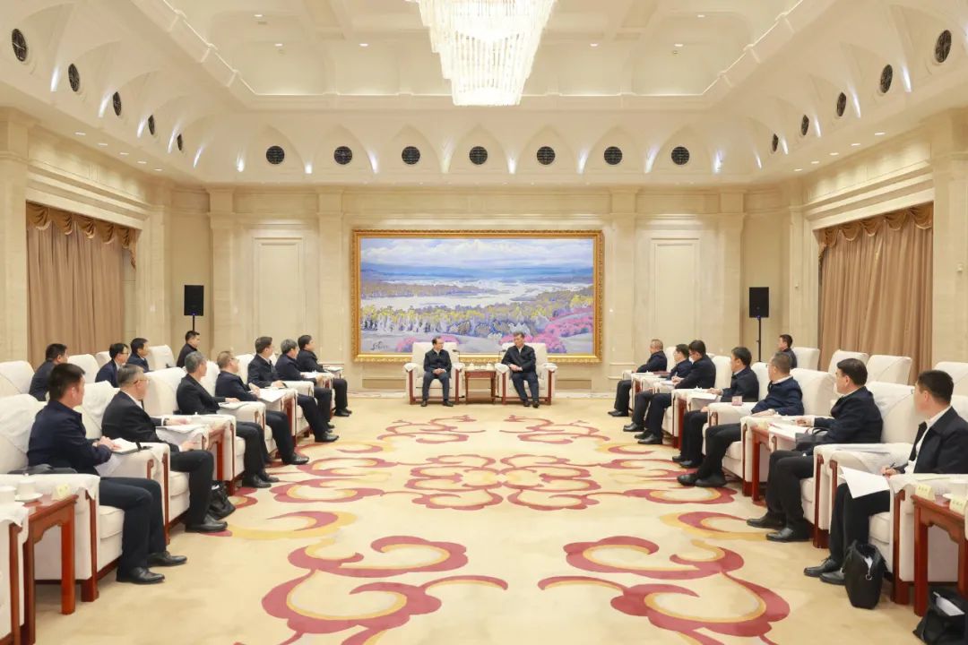 華電集團(tuán)黨組書記、董事長江毅與新疆維吾爾自治區(qū)主要領(lǐng)導(dǎo)舉行會談