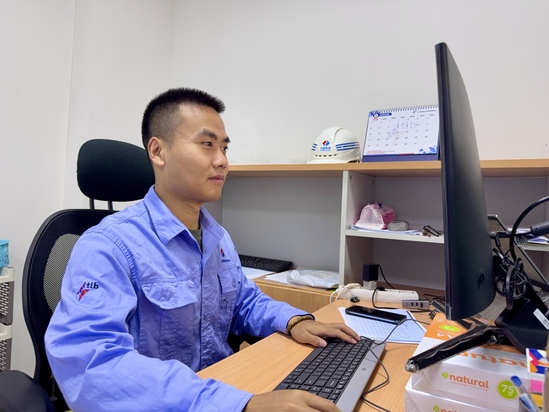 【新春走基層】春節(jié)堅守，點亮異國的奉獻之光