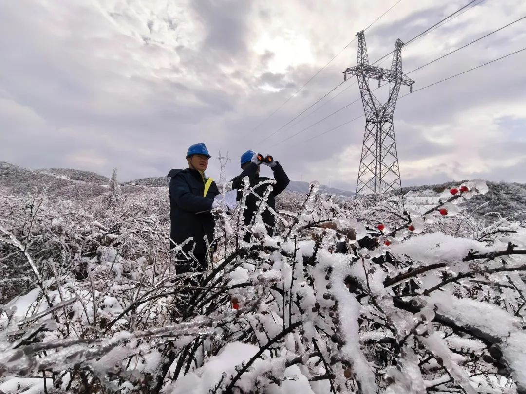 南方電網(wǎng)科技抗冰 讓冰雪“看得見、除得掉、防得住”