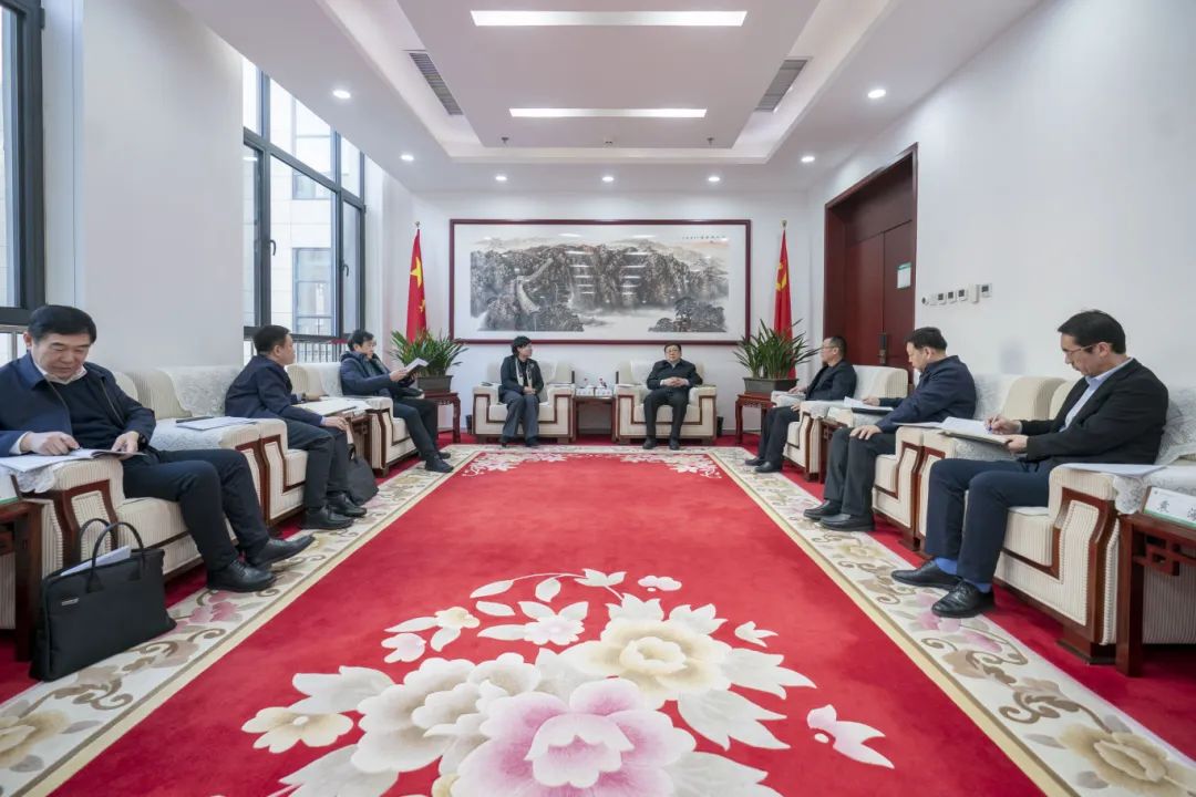 內(nèi)蒙古電力集團與包頭市政府、中國二冶集團、中國能建華北院和陜西院交流座談